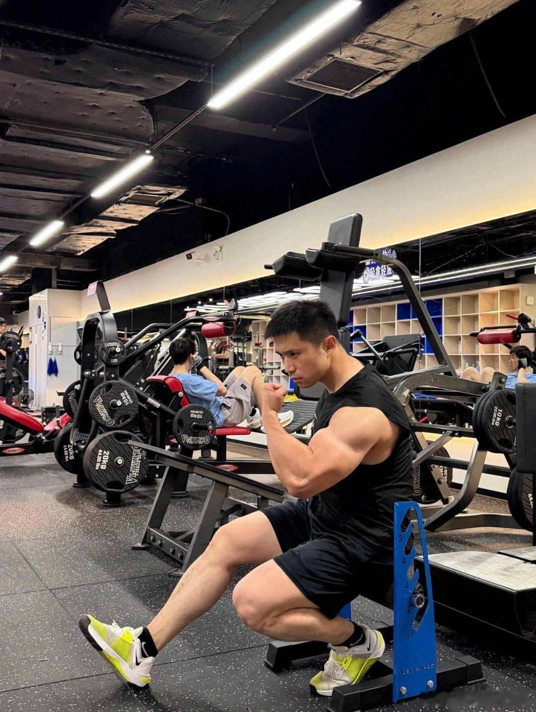 爱看肌肉男不会失望呀体育生​​​