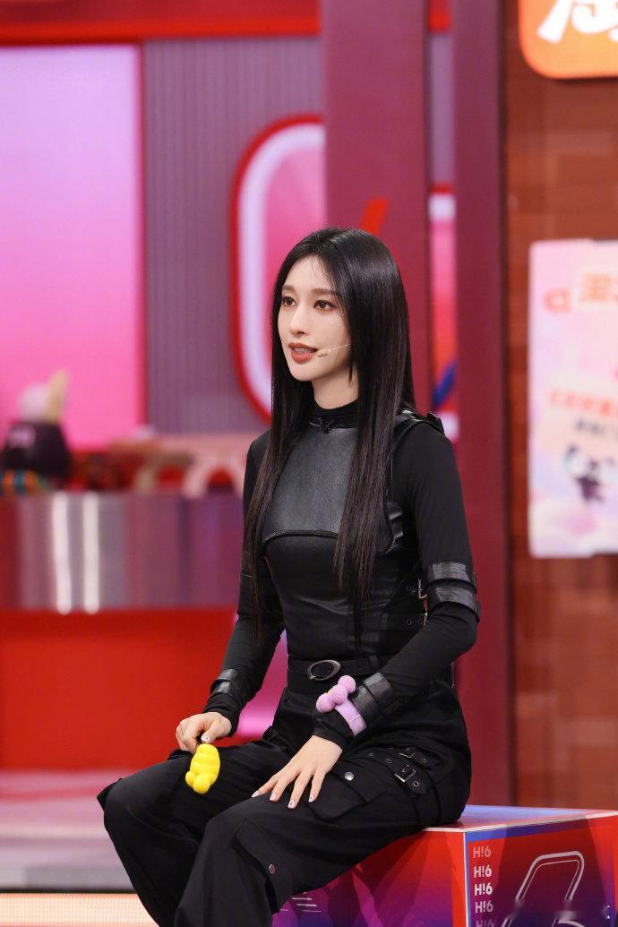 救命！张俪这反应速度像开了倍速！迪丽热巴刚说有问题，她立马跟上，开团秒跟太丝滑了