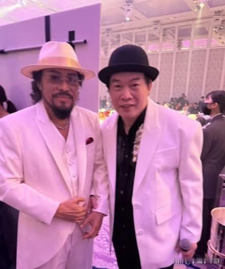 73岁中国台湾综艺大哥大张菲日前惊喜现身日月光二董的80岁寿宴。据台媒报道