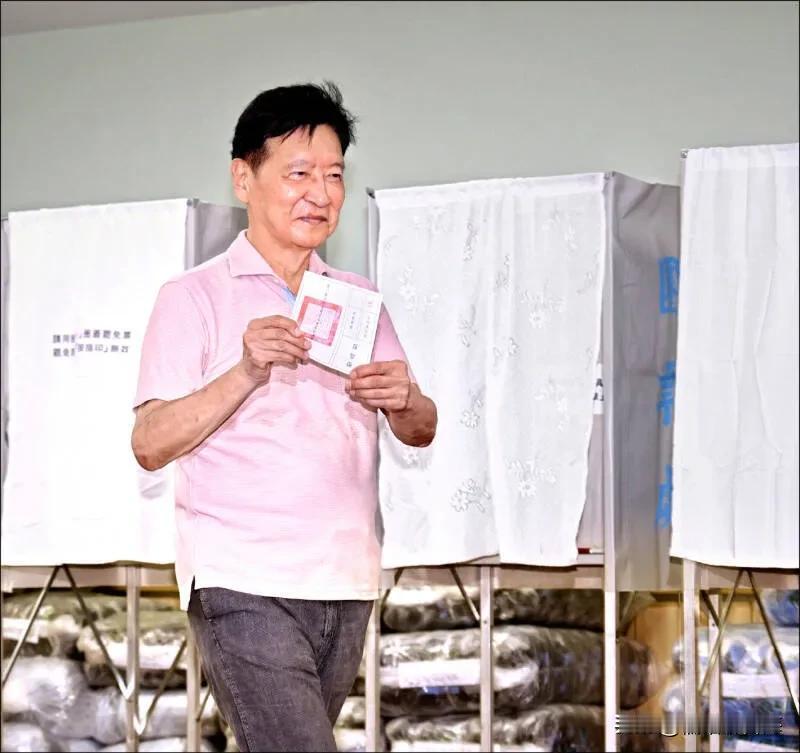 没担当！赵少康罢免案“亮票”事件开庭认罪，赵怪选务人员没制止！2025年12