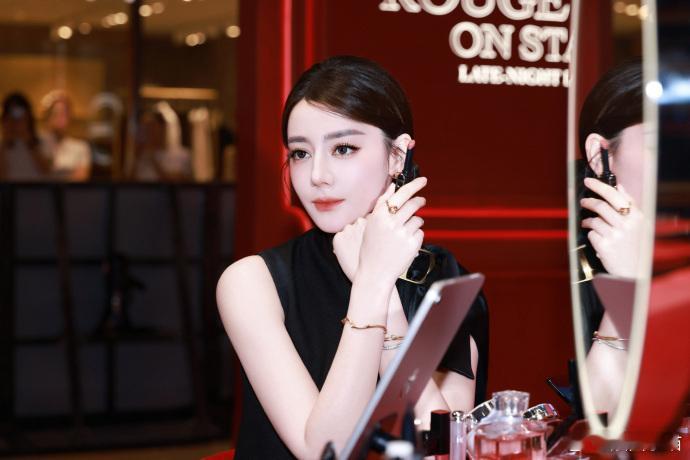 迪丽热巴生图精修有差别吗迪丽热巴顶级美神的实力迪丽热巴生图精修差距微乎其微，顶级