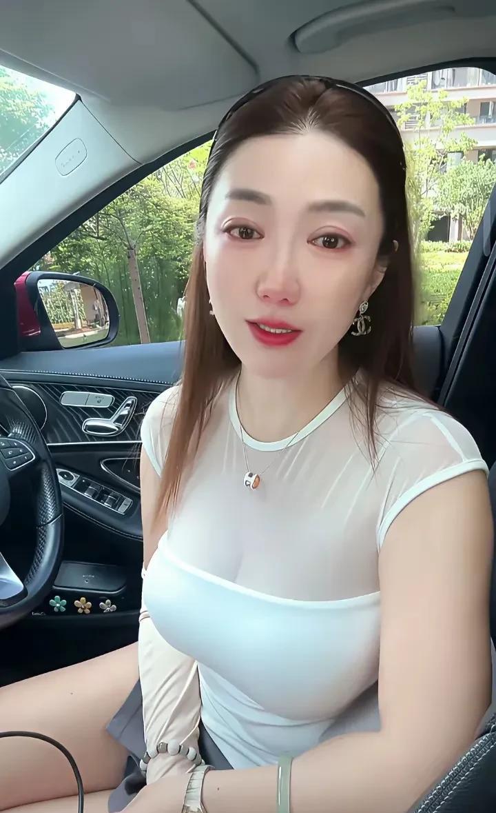 回了一趟老家没想到跟父母吵了一架[哭哭][哭哭]还是催着结婚结婚结婚烦死