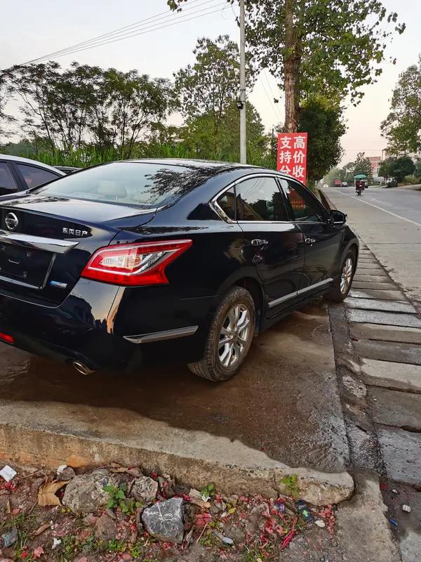 日产天籁，这款车怎么样？其实要看你的用途是怎么样，如果你买来上下班的话，日产天