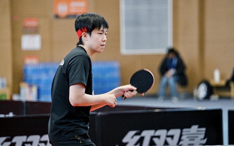 别再说“轻伤不下火线”了。山东魏桥正在重新定义顶级运动员的“参赛标准”。他们