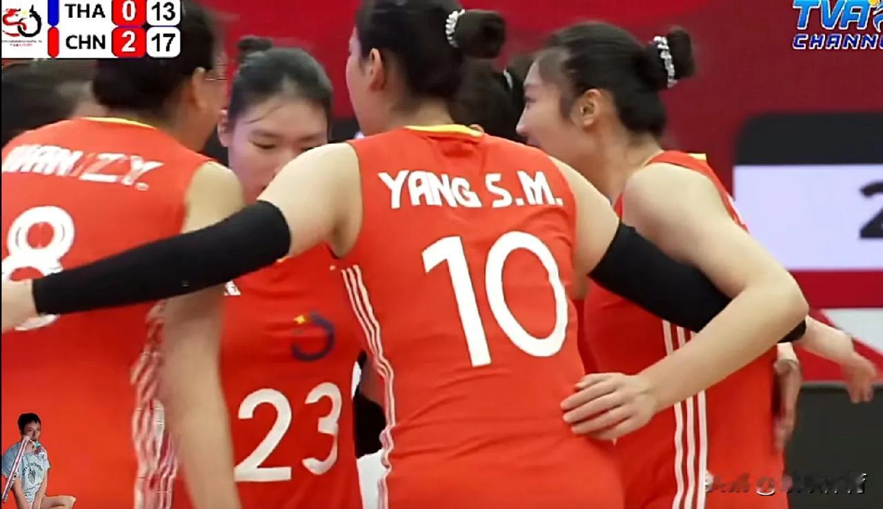 【中国女排3-0战胜泰国女排】中泰女排热身赛中国队3-0战胜泰国队，三局的比分