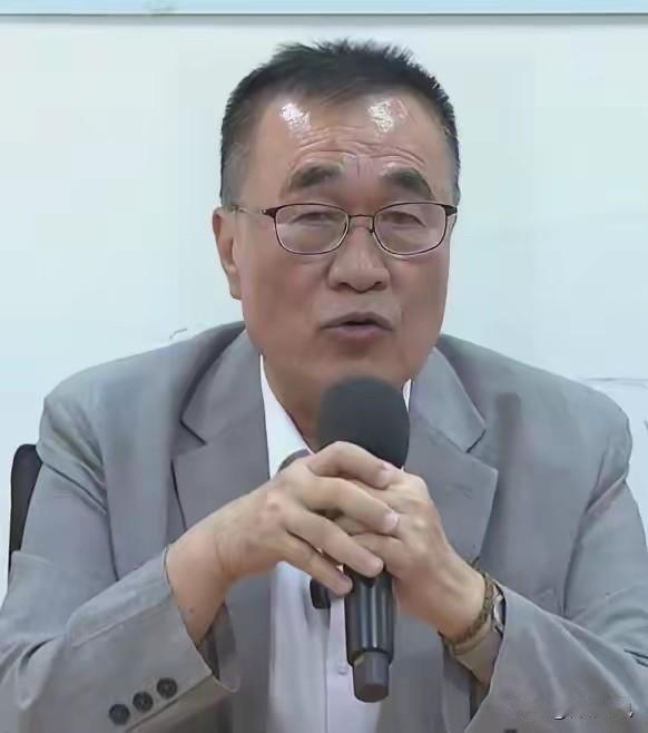 闷头拉车不看道，李四川缺大局观难破局？上次30秒？这次没见着！郑丽文实在没着咱