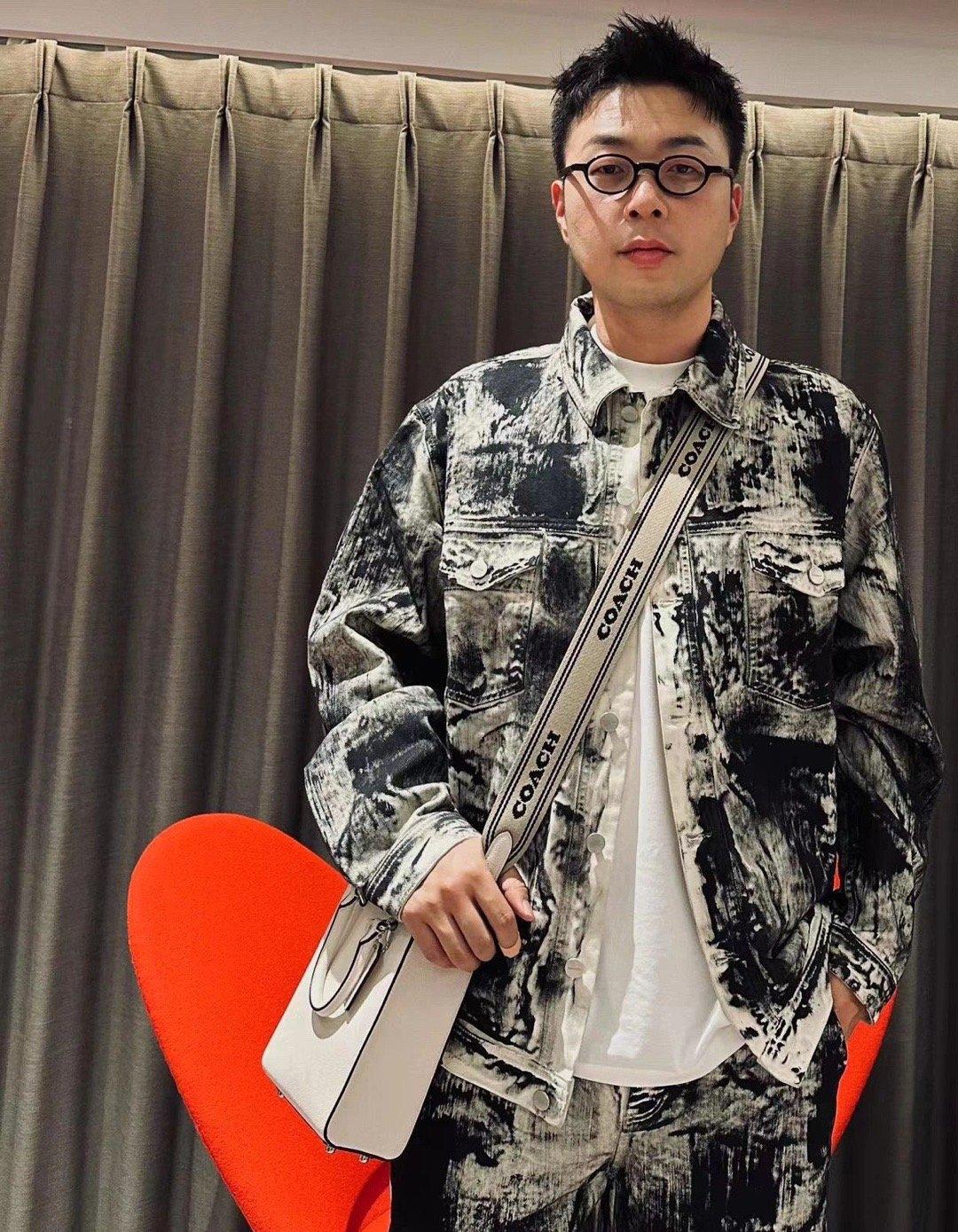 杜海涛直播帮人找工作？这波操作太圈粉了！杜海涛最近在直播间搞大事了，专门