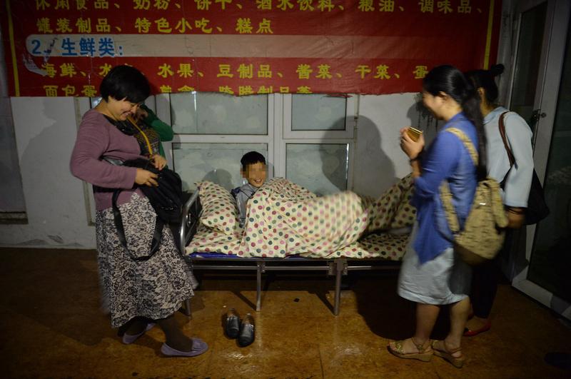 11岁男孩小宇的遭遇太让人揪心了。2025年12月1日早上他开始发烧，最高到38