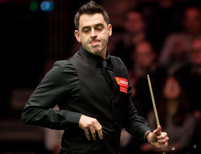 奥沙利文输球后采访爆出重磅消息。他输给咱们中国的周跃龙之后，一点没甩锅，反而