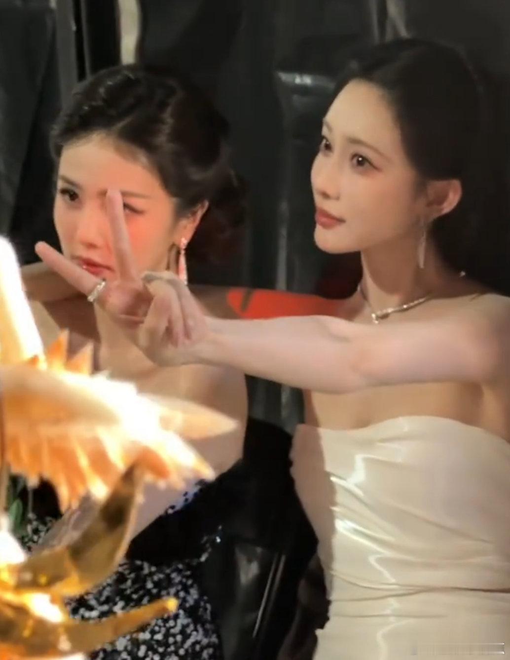 白鹿孟子义自拍双厨狂喜预警！白鹿孟子义自拍，这颜值浓度过高，我已经看呆了！白鹿孟