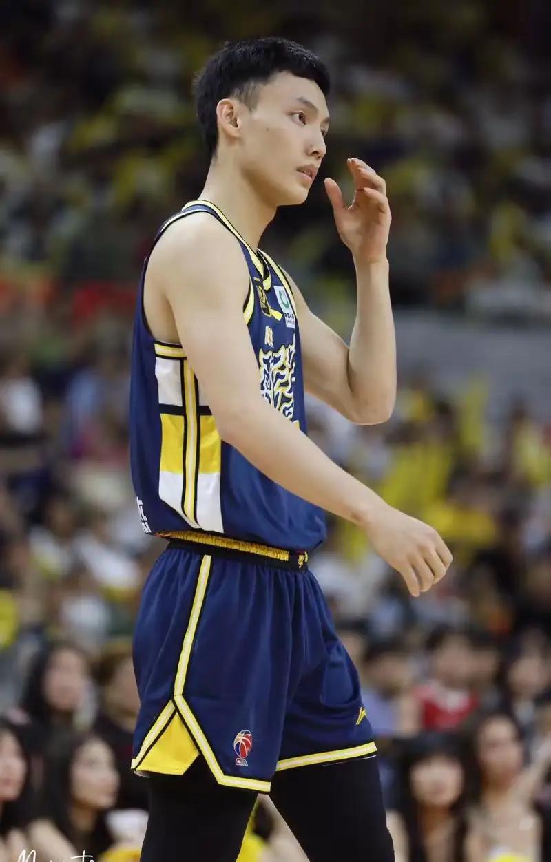 随着广东83-95不敌福建，一共有6个没想到：1、没想到徐杰只有14中2，尤