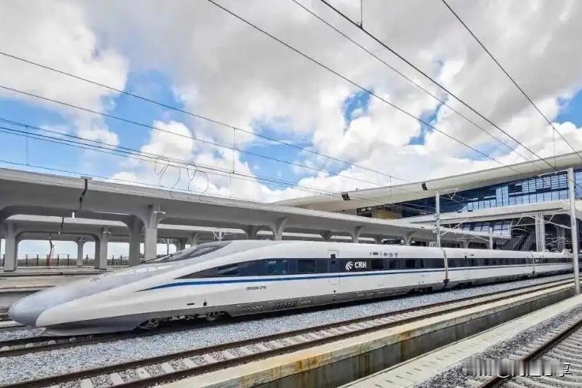 广湛高铁今天通车！1.5小时飙到湛江，海南封关后这趟车要成“黄金线路”？早