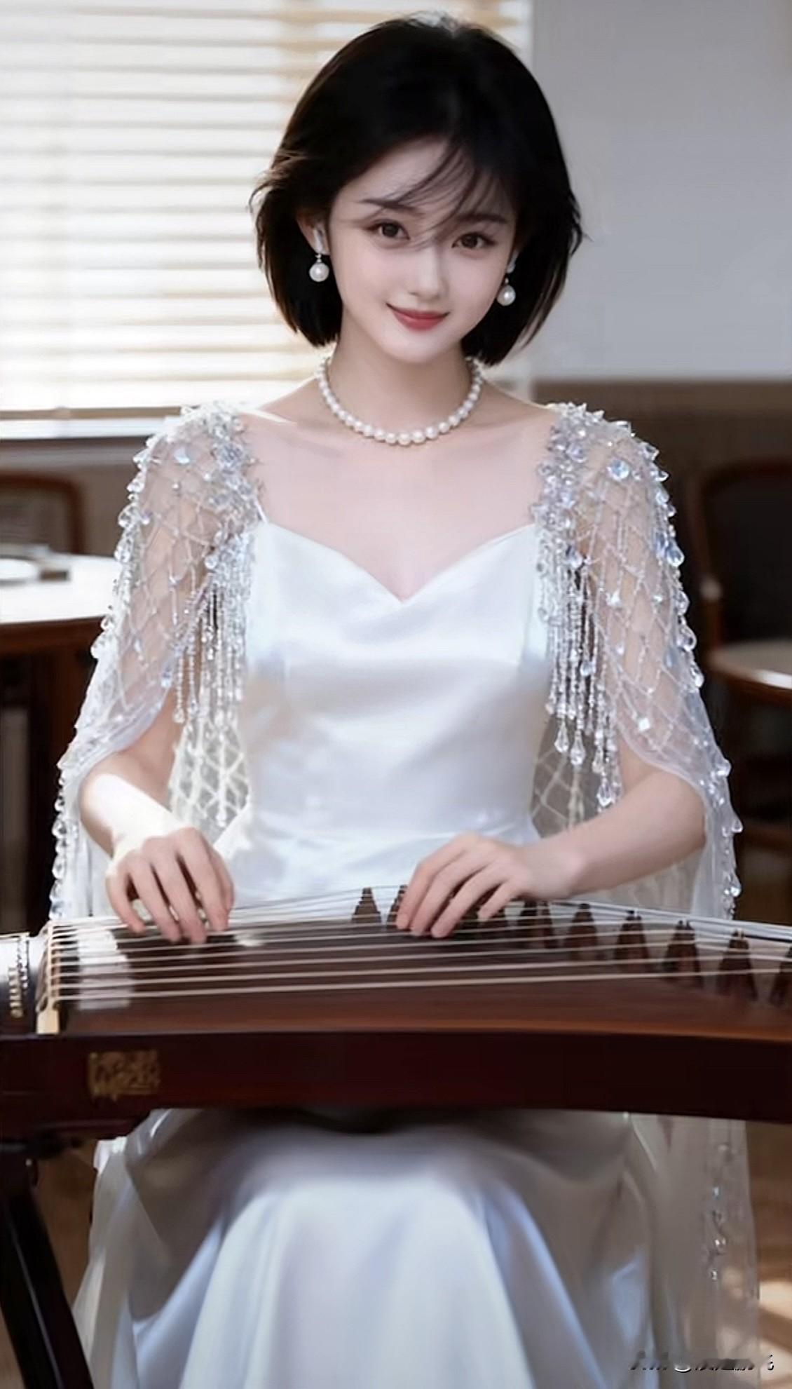 优雅古筝演奏者，珍珠项链与婚纱相映成辉，美轮美奂。你手机里花草的照片晒一晒在海