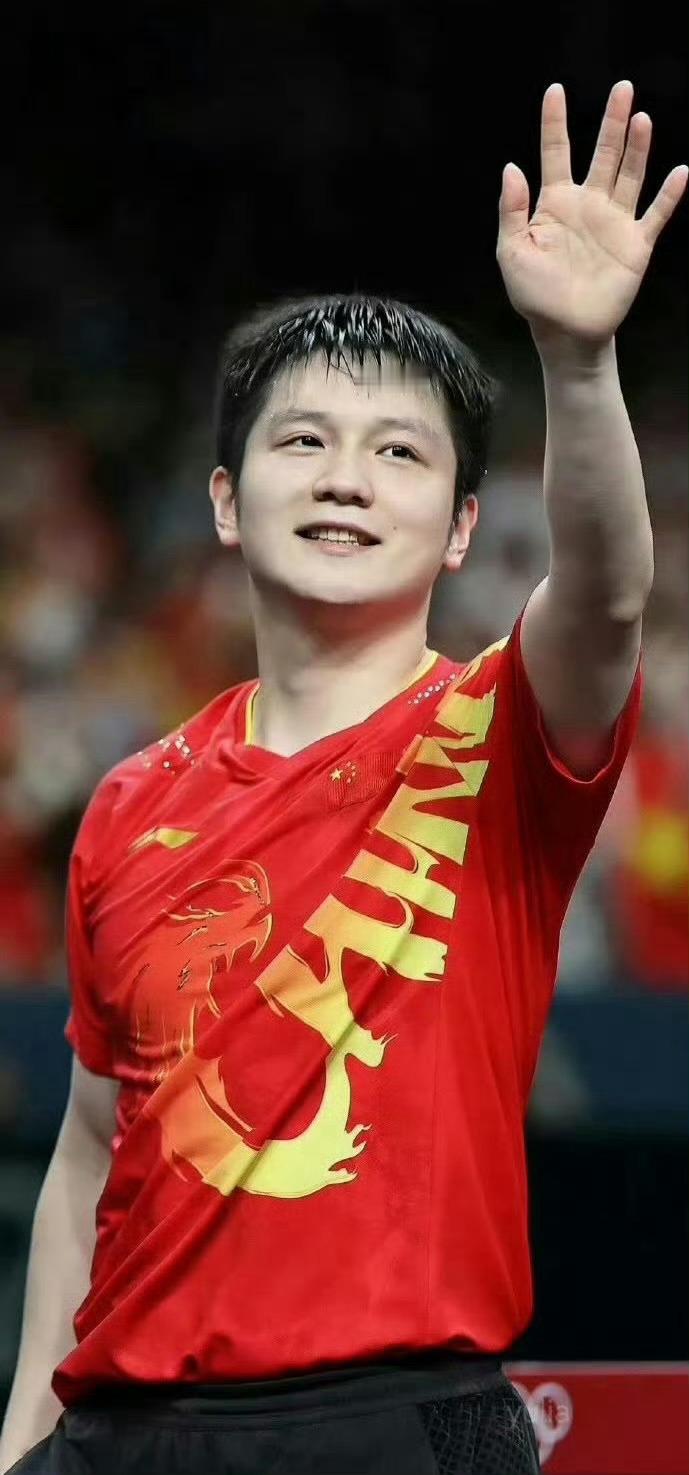 樊振东何时回归国乒2026年7月，WTT报名系统炸了樊振东的名字回来了。世界排名