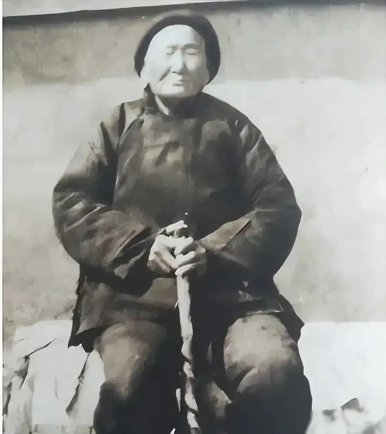 1941年，马宗英弄到了300发子弹，正准备送给八路军，路上却遭到了伪军检查，谁