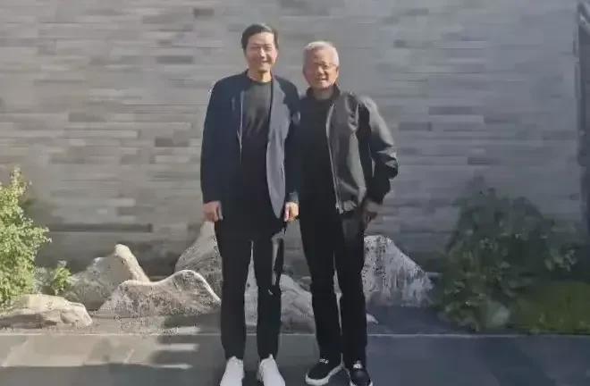 周鸿祎、雷军这一波，老周胜出在对待英伟达这个事情上，国内两位企业老板可谓截然不
