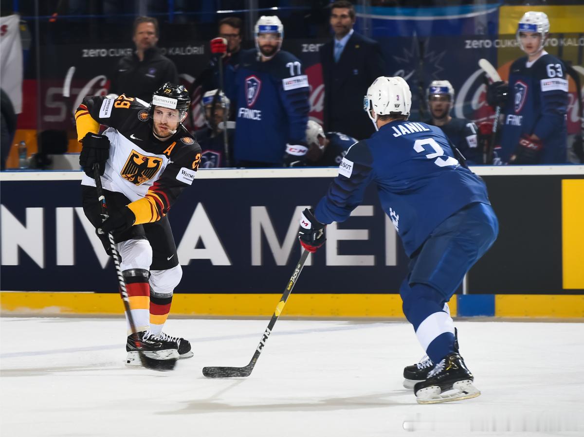 IIHF说明书🇩🇪德国队莱昂·德莱赛特尔出生于1995年10月27日，身