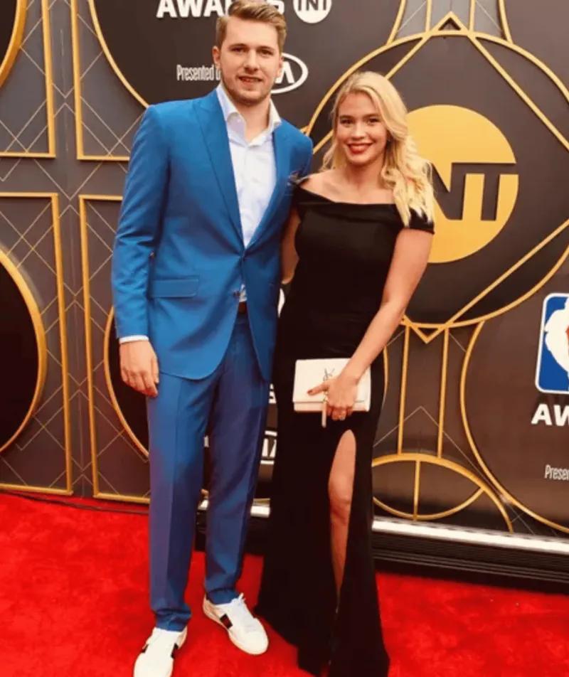 TMZ：东契奇要求加州法院驳回未婚妻要抚养费律师费的诉讼03月23日讯，据美媒