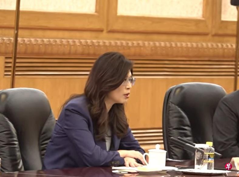 ☁郑丽文致辞时谈到，国共两党历经百余年交往，历程虽几经起伏转折，而双方始终