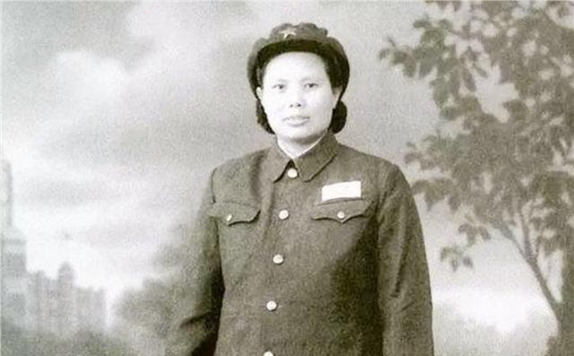 1936年，洪学智看上了女兵张文。谁知，张文却嫌弃洪学智满脸麻子，本想婉言谢绝，