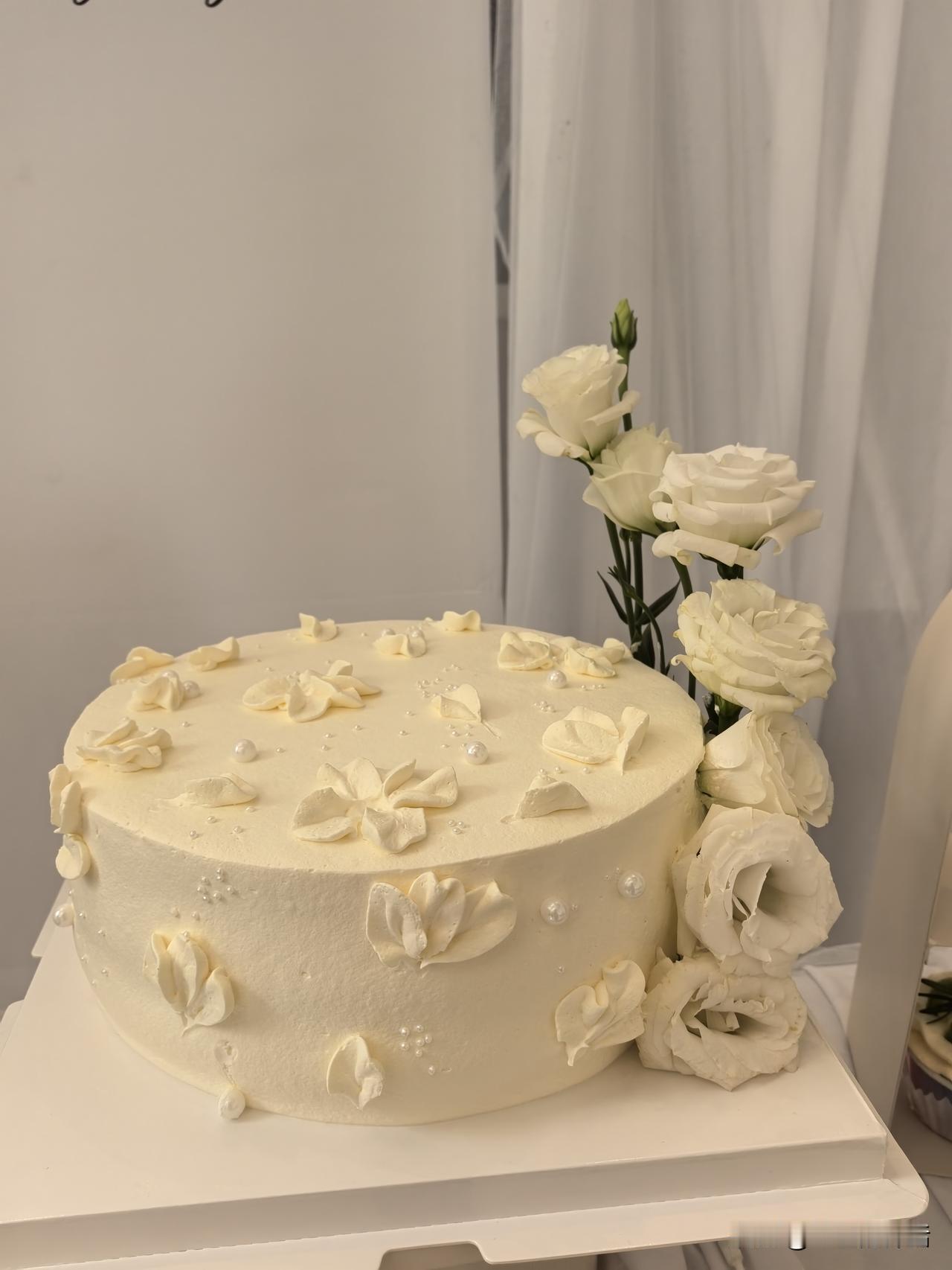 这个问题我也有同感，如果有精力做饭，这个问题有解，因为做一大家子的聚餐不是个轻松