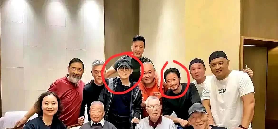 这就是圈中江湖地位，吴京贵为百亿演员和导演，敢与刘德华争C位，野望很大，但在杰哥