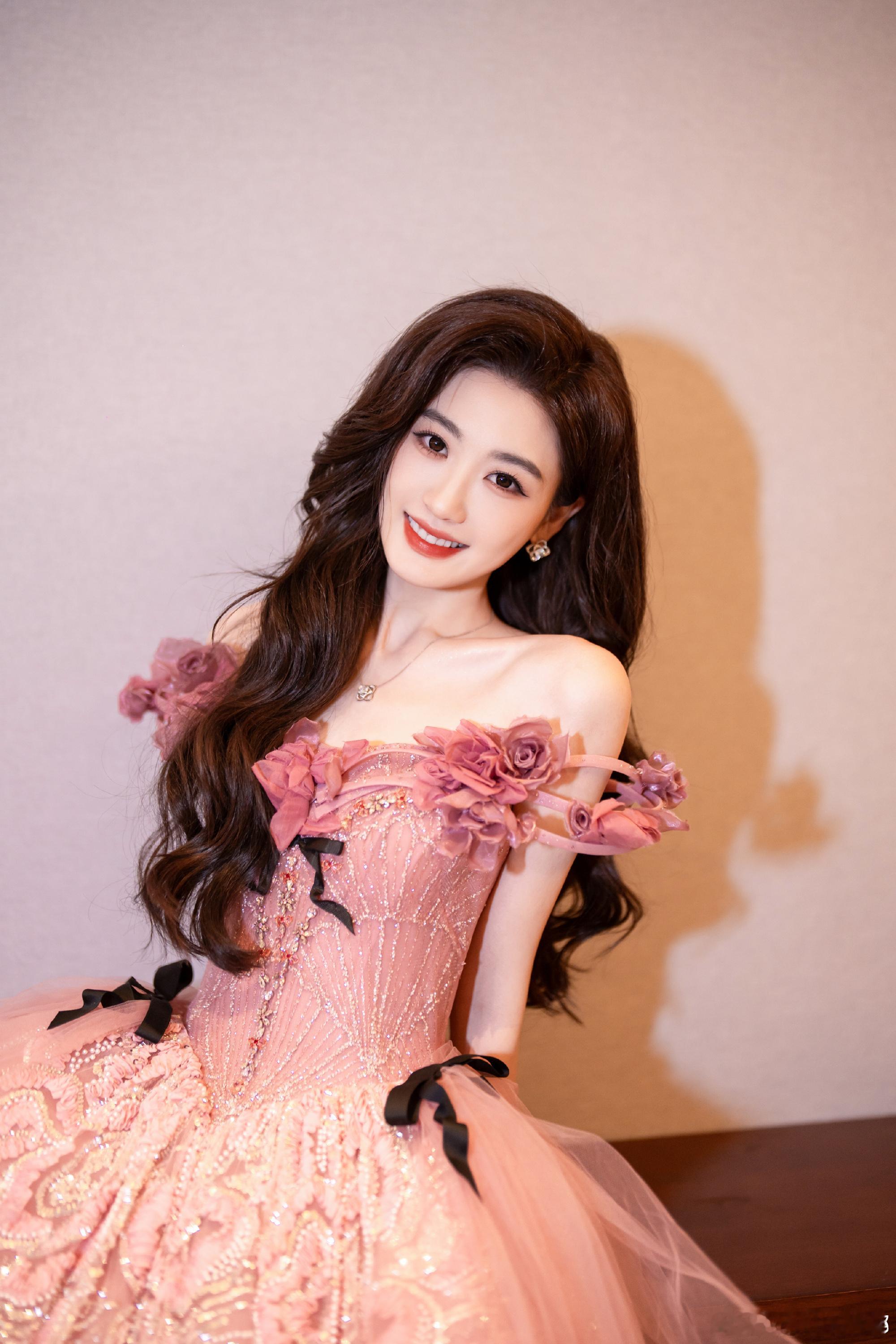 孙乐言是我们的粉红芭比是我们的毓言公主