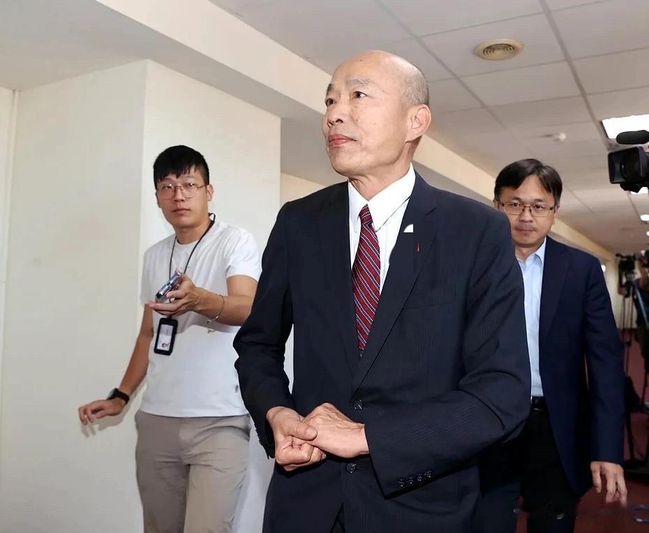 韩国瑜：即使被季麟连批评仍笑脸迎人韩国瑜今天（29日）在国民党团“立法实务