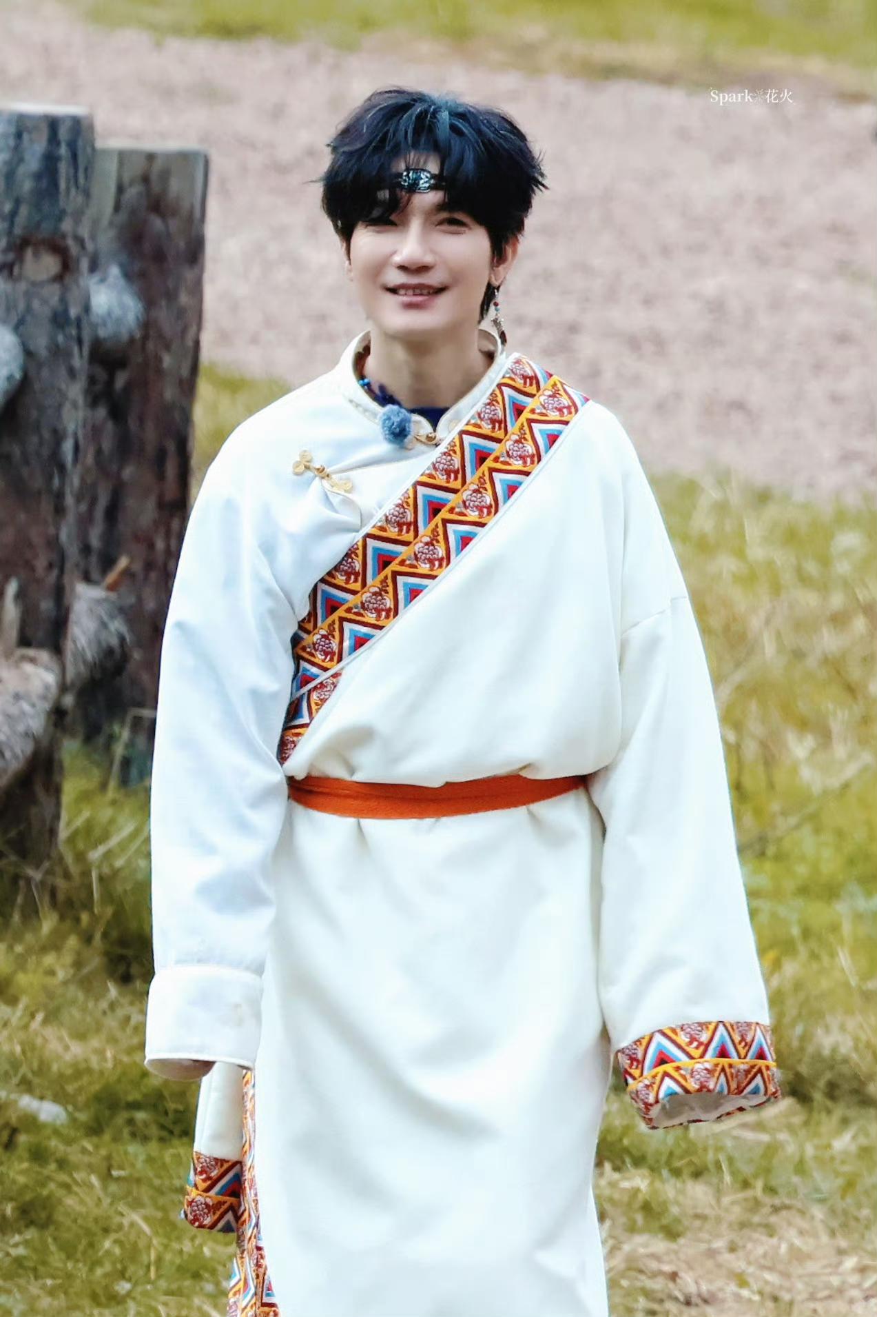 快乐老友有风季再就业兄弟们在丽江真是要的太嗨了!刚走了张智霖和陈小春,又来了王