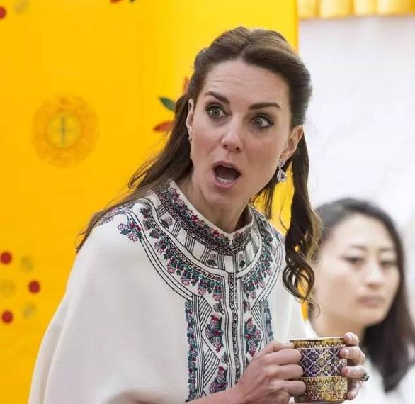 不得不佩服，凯特王妃的强大！五年生了三个孩子，并不是她的战绩，而是她的基础靠山