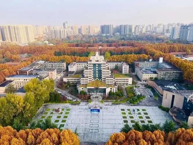 今天我们要讲的是C9高校当中性价比最高的学校——西安交通大学。要读懂西交的底蕴与