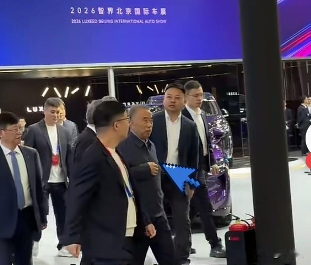 每年大车展，詹书记都会趁人少的时候，悄悄莅临奇瑞的展台，仔细观摩每一款新车，就像