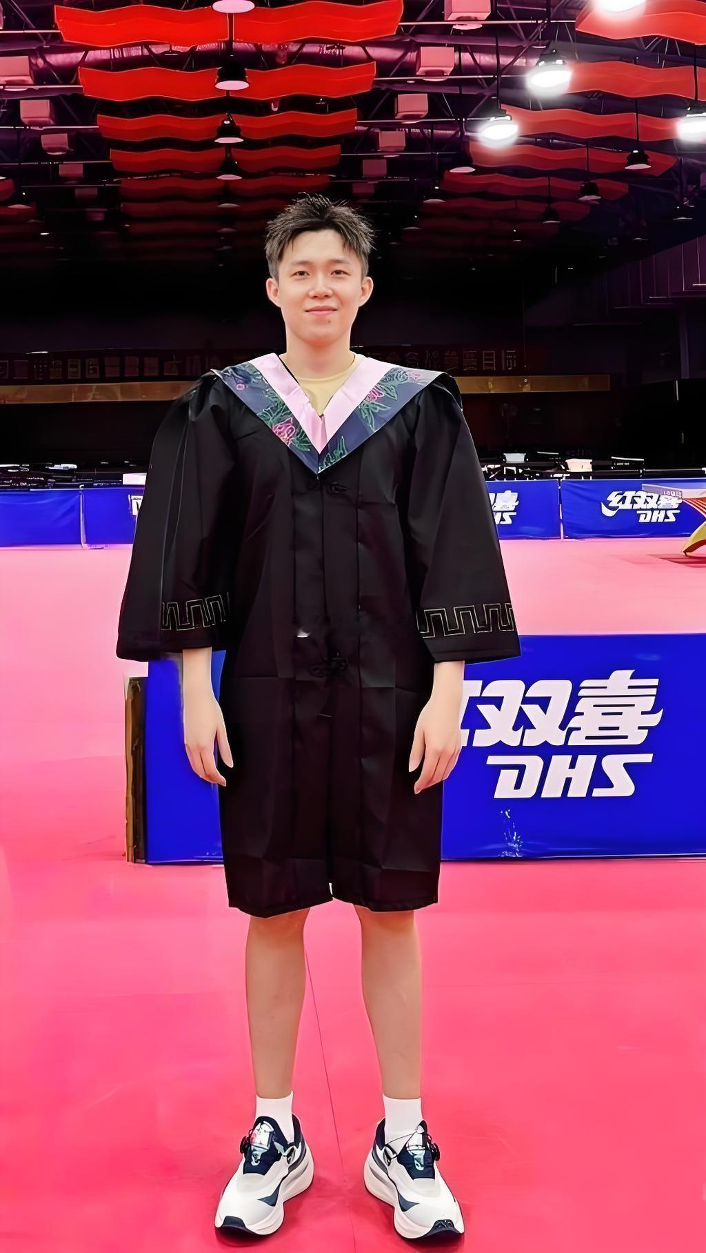 王楚钦要考北大啦！文体双开花，太牛了！。🏓️宝子们📢奥运冠军王楚钦要参加北