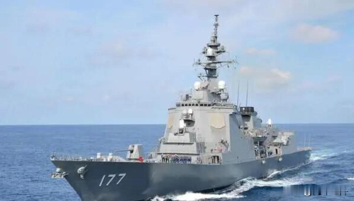 新加坡《联合早报》6月2日报道：“中国最新一艘052D型驱逐舰‘铜川舰’（舷号1