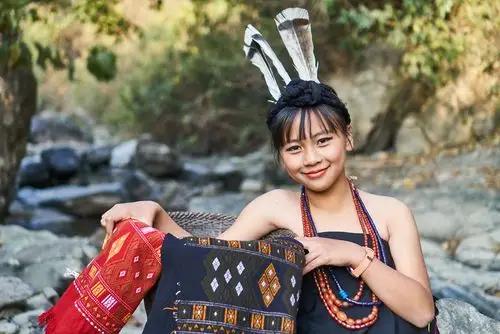 在印度东北部的地界上，有足足3000万人，哪怕世世代代生活在印度的国土里，却始终