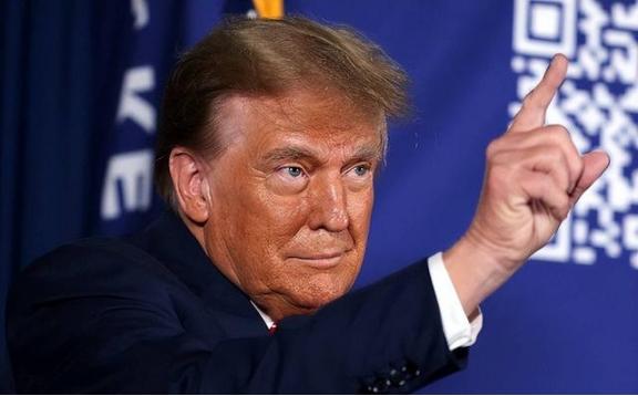 美国3大要求，中国都拒绝，特朗普直言：中国手里有牌，美国也有。火烧眉毛的特朗普最