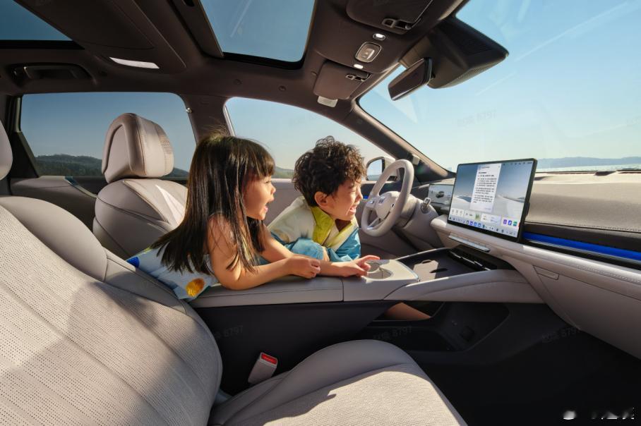 别克至境E7正式上市并开启交付，权益价15.49万-19.49万元。新车长宽高分