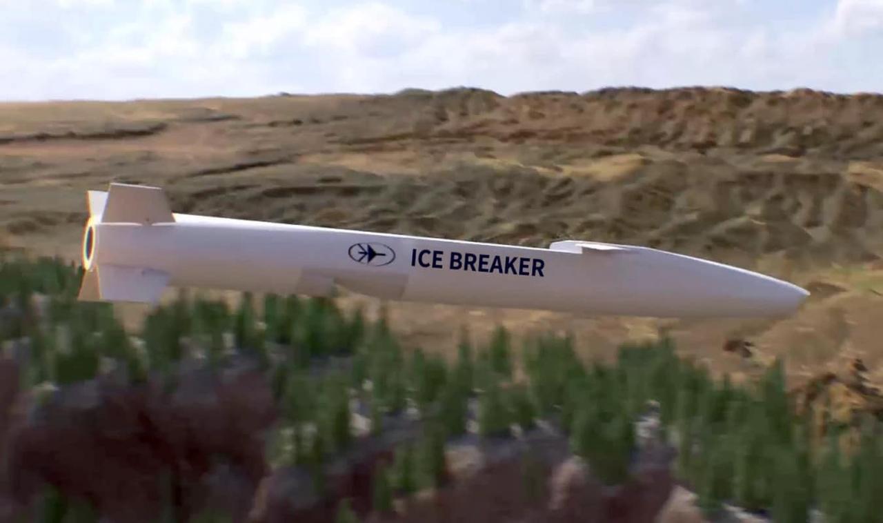 新型导弹！据外媒消息，在以色列空军空袭伊朗期间，拉斐尔研发的新型巡航导弹“破冰