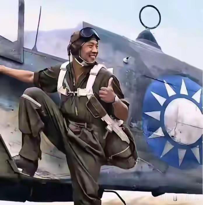 幸存的戴笠专机飞行员回忆：飞机没问题，坠机原因当时不允许说。这位名叫赵新的