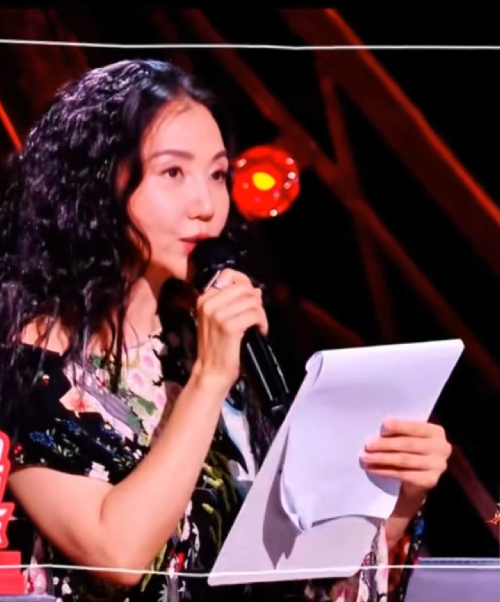 阿朵也想不到吧，来一趟《披荆斩棘》，左也不是右也不是……面对唱跳卖力却发挥失