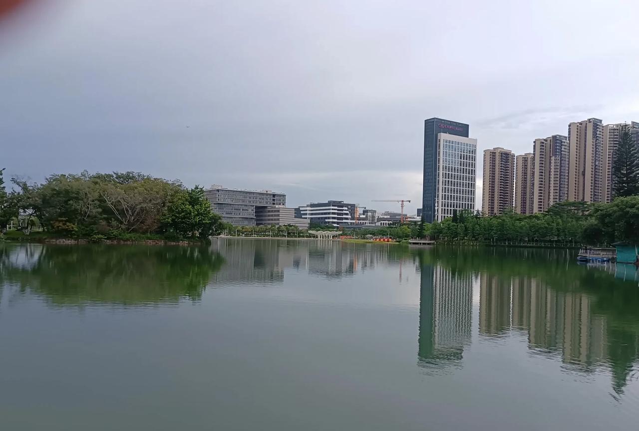 都说人呐，缺啥就忌讳别人说啥，还一心想着缺啥补啥。比如，宫里的太监，最忌讳别