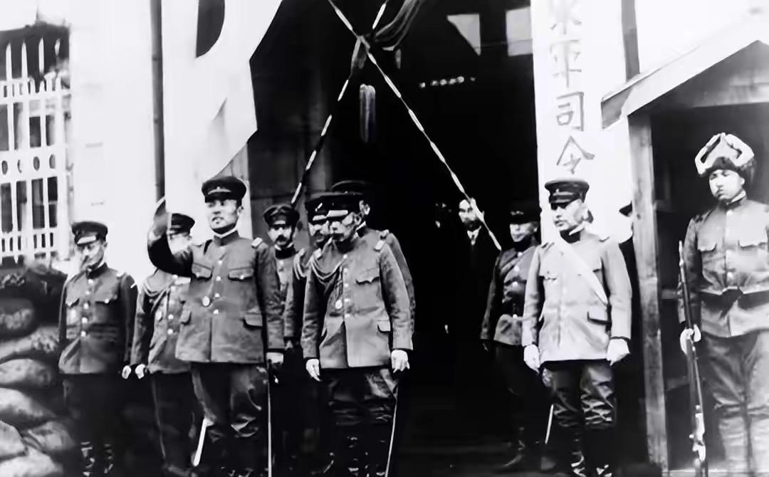 抗日战争日本人什么时候感觉自己要输了?七七事变后，石原莞尔就曾提出过：不要打