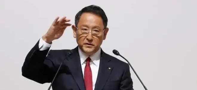丰田产销目标超千万放弃纯电日前，丰田汽车发布2025财年目标：产能突破10