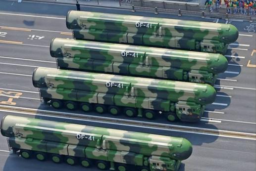 一枚东风41能直接干掉一艘航母吗？就这么说吧，一枚东风41炸翻10艘航母没问题。