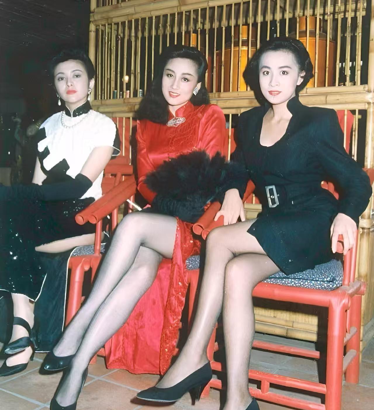 1988年的香港，真的太让人怀念了！那时候关之琳眼睛亮得像有光，利智美得特别张扬