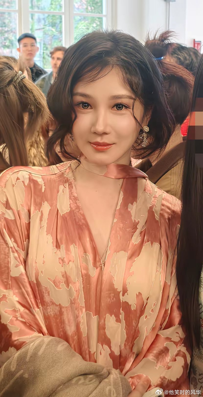 36岁的陈小纭这次去米兰，彻底被42岁的陈妍希给秒了！不是因为品牌方的区别对待，