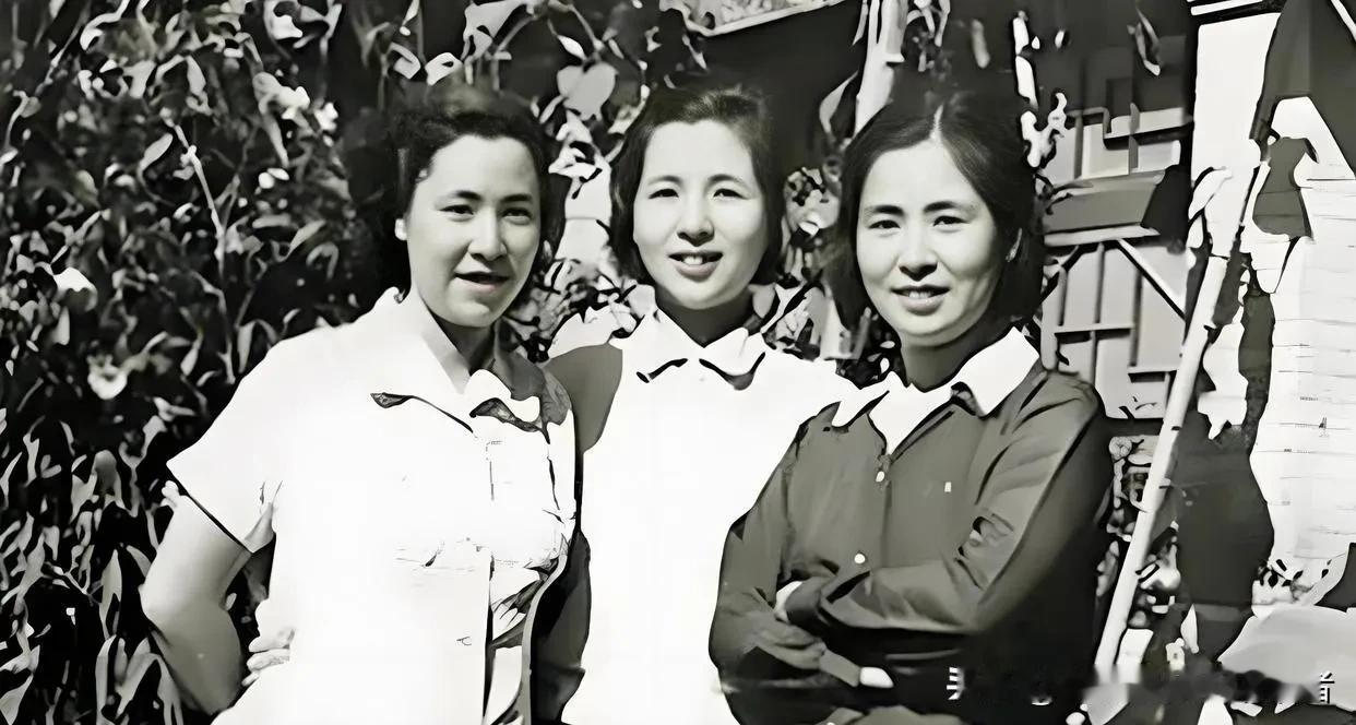 1937年河北阜平，范家三姐妹相继参军，谁都没料到，她们日后会分别嫁给一位上将、