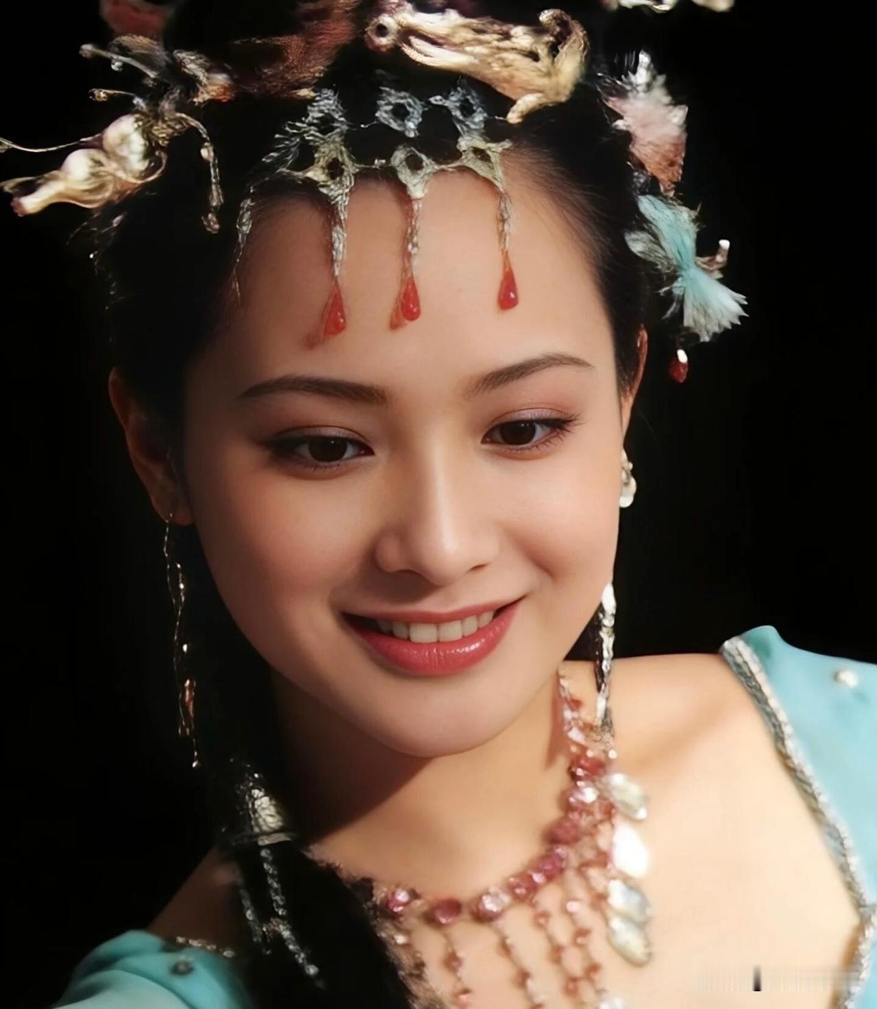 小时候看86版西游记，眼里只有大圣斩妖除魔，一心牵挂取经前路，直接错过了一众惊鸿