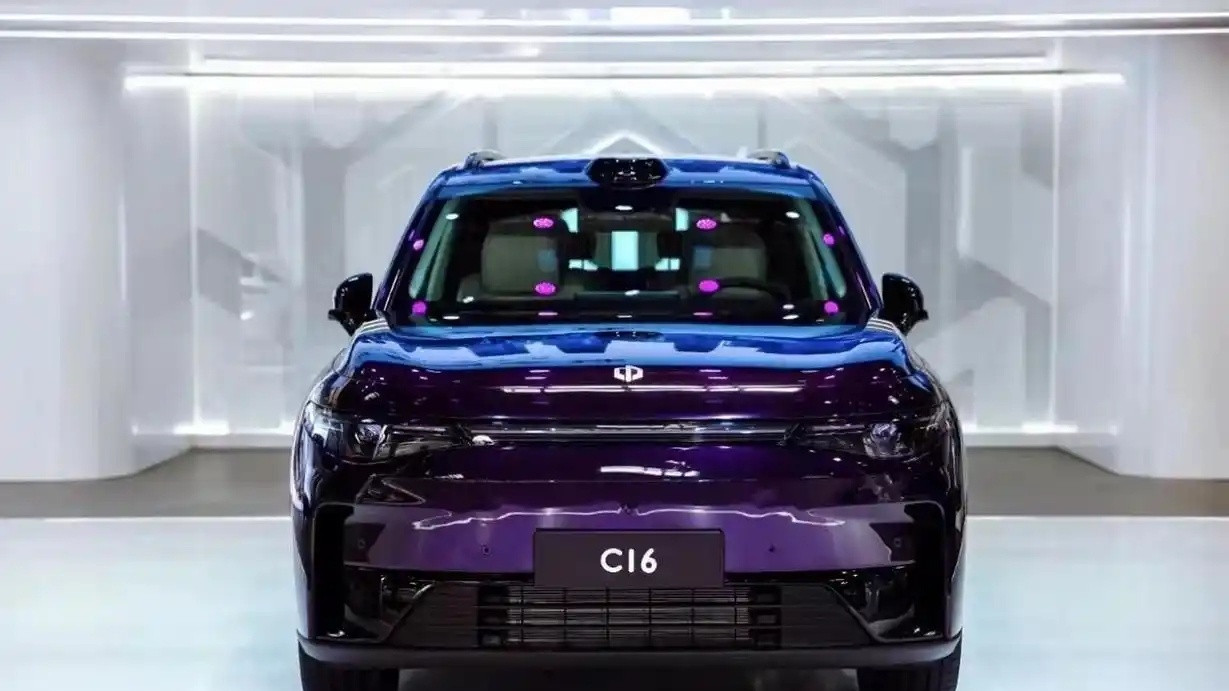 解析零跑C16:15万级,800V快充SUV,8295P芯片加持,真香