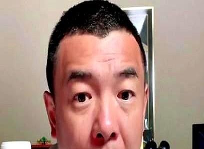 “国足的薪水已经降到日韩的三分之一了！再降还咋踢啊？”前国脚徐亮呼吁说，不能再降